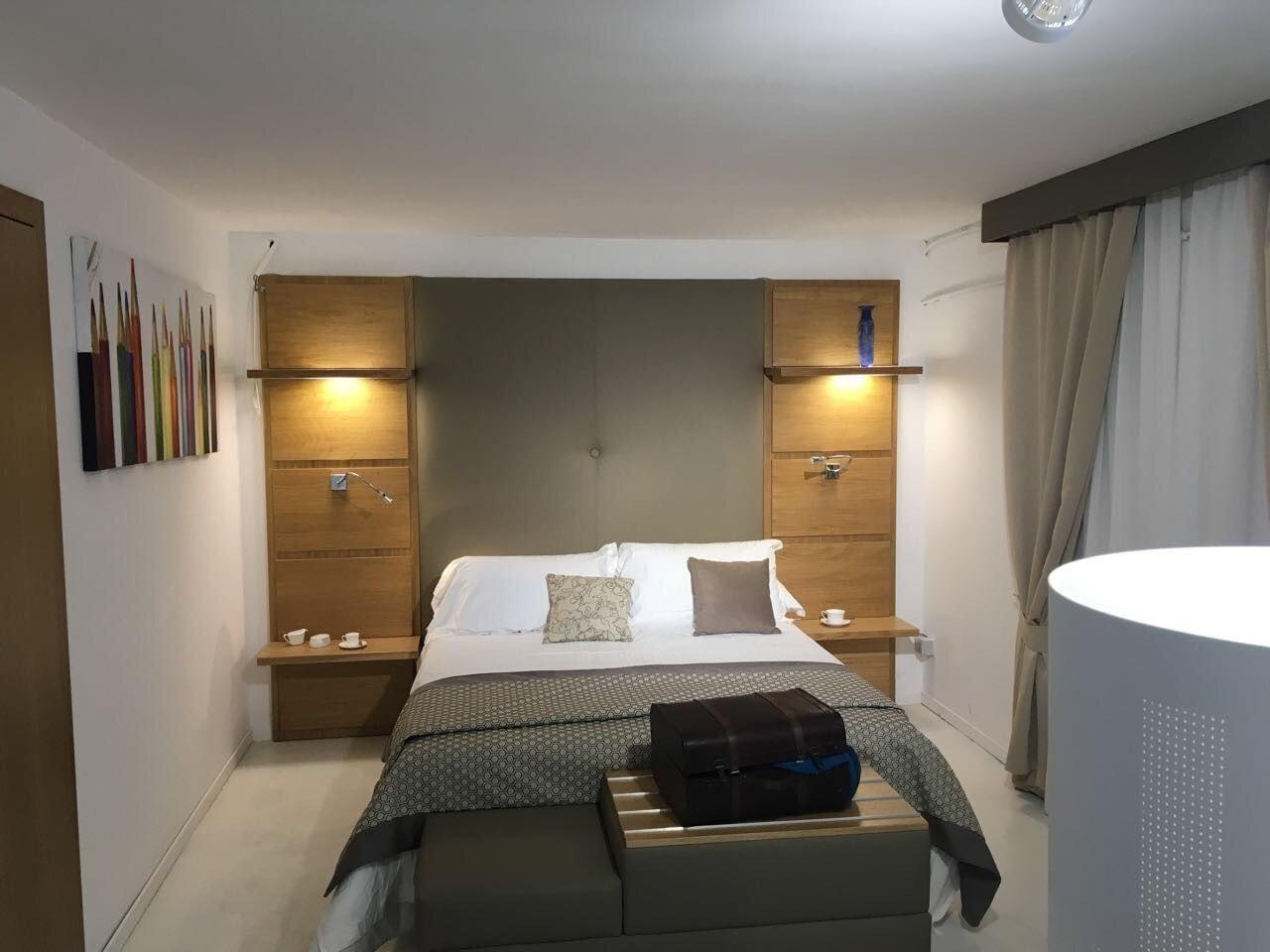 Hotiday Room Collection - Napoli Residenza Scarlatti Nápoles Exterior foto