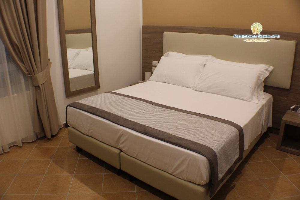 Hotiday Room Collection - Napoli Residenza Scarlatti Nápoles Exterior foto